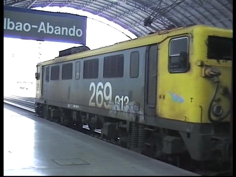 269.913.0  en Bilbao Abando.JPG