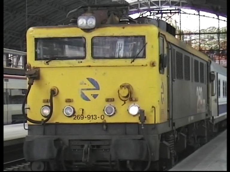269.913.0 En Abando con el Estrella Bilbao - Alicante.JPG
