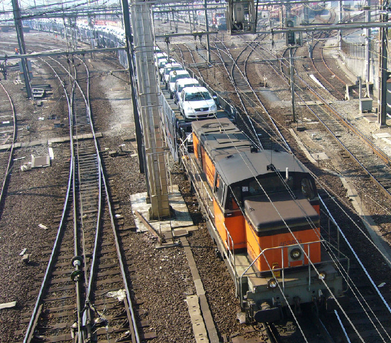 TRACTO SNCF COCHES red..jpg