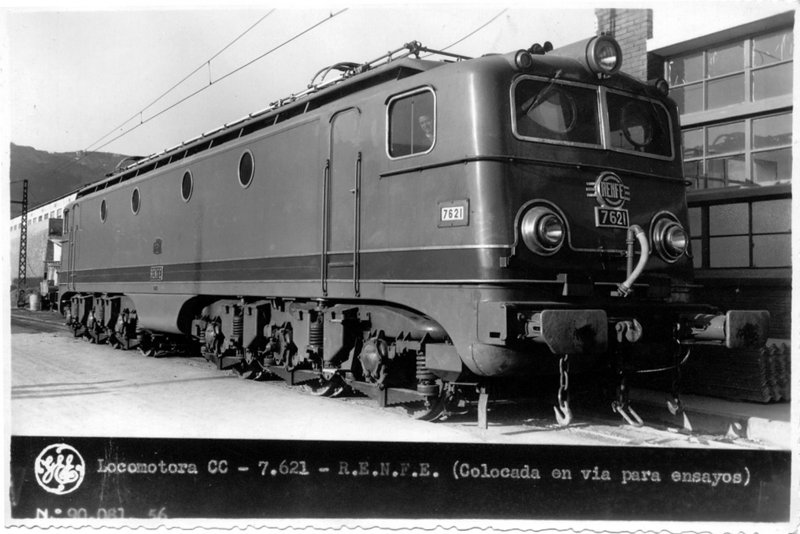 b169 Alsthom 7621 (primera española) en vía de prueba de la General Eléctrica Española en Trápaga  Vizcaya.  30-6-58.jpg