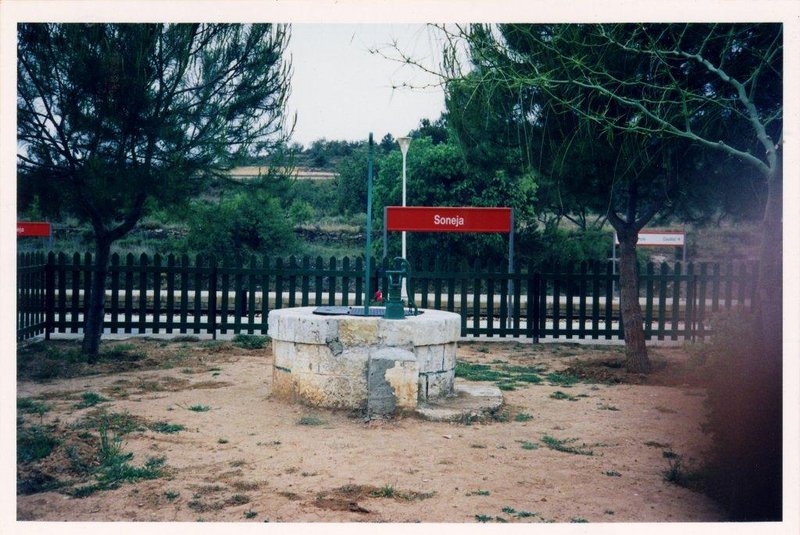 pozo en el otro jardin-Soneja.jpg