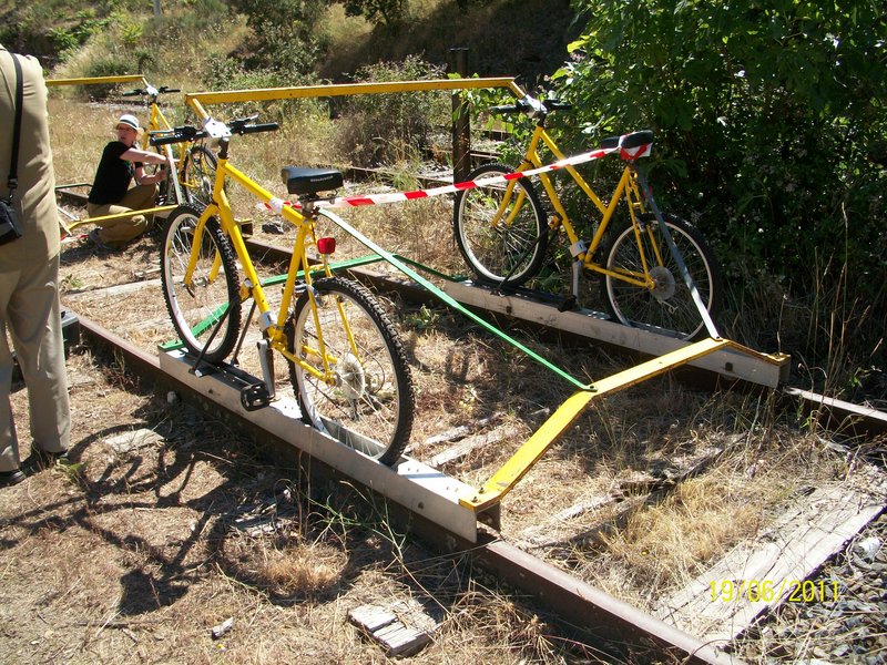 Biclonetas en rail.JPG