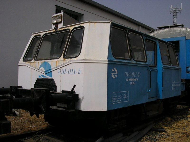 010-011-5.JPG