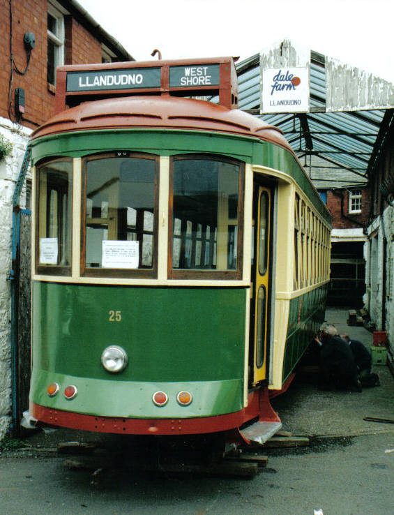 305-2000-shed3.jpg