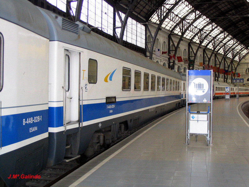 448-028R_BARCELONA FRANÇA_2004-04.jpg