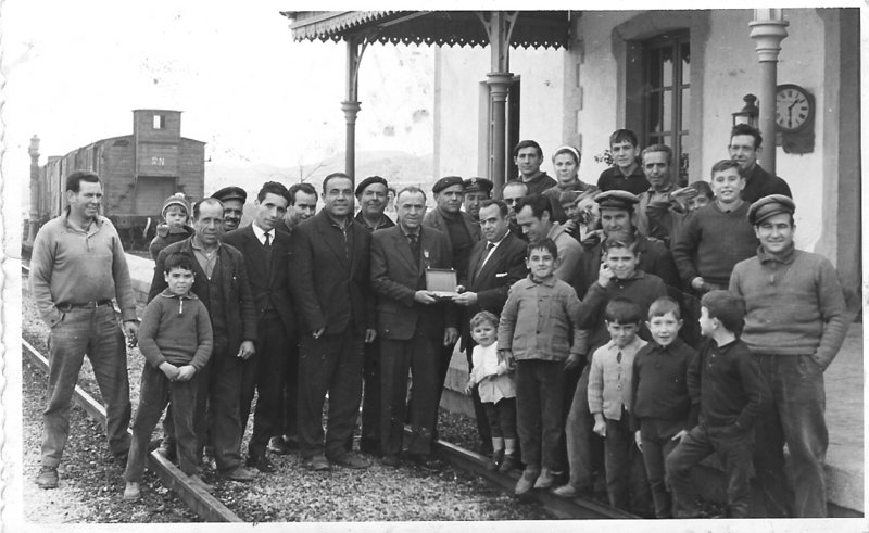 Entrega+de+Medalla+al+Trabajo+en+la+Estación+de+RENFE+del+Baúl+el+06-12-1965[1].jpg
