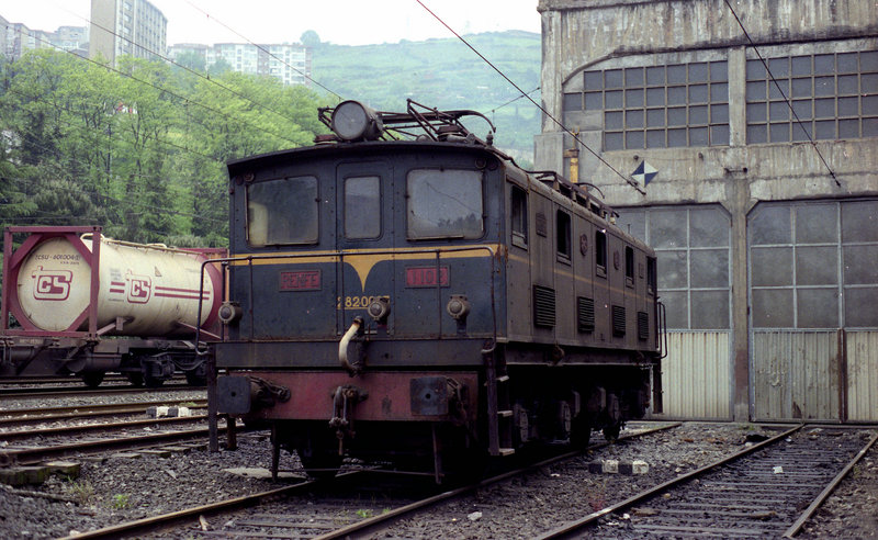 282-002 (ex BP 1102) Olaveaga. (6-5-87).jpg