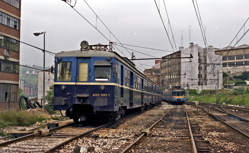 433-593+WR382+WRc393 e Olabeaga. (6-5-87).jpg