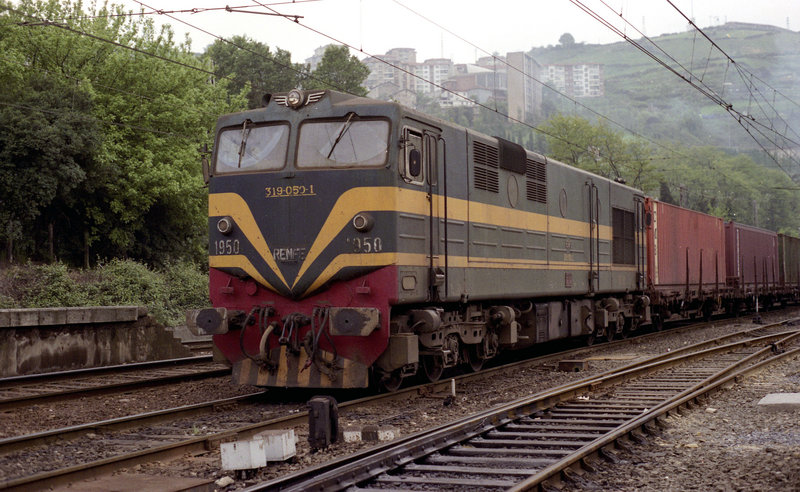 319-050 (ex 1950). (Olaveaga 6-5-87).jpg