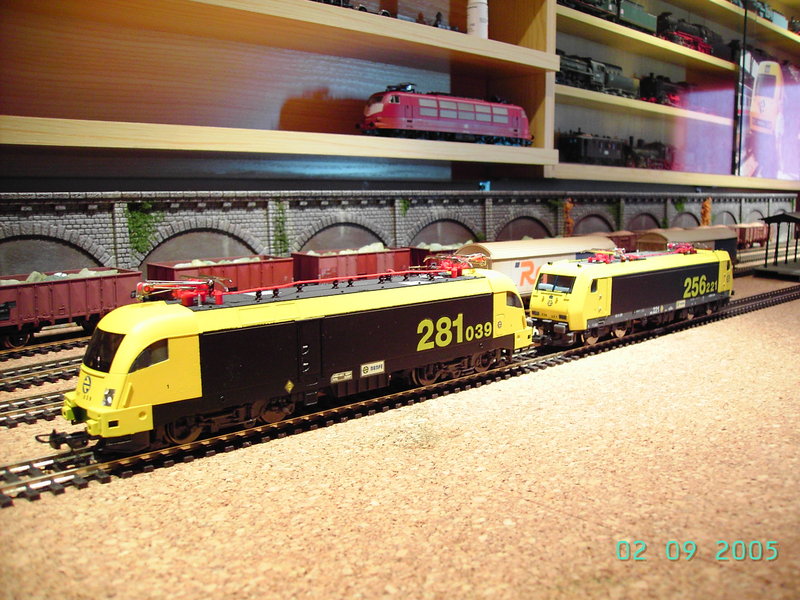 Tuarus-Traxx-Taxi.jpg