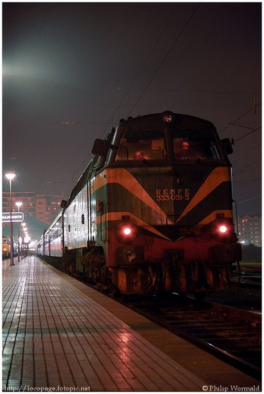 e161 333-031 con el Expreso nº 960-1 destino Barcelona Sants. Alicante, 26 de enero de 1988.jpg