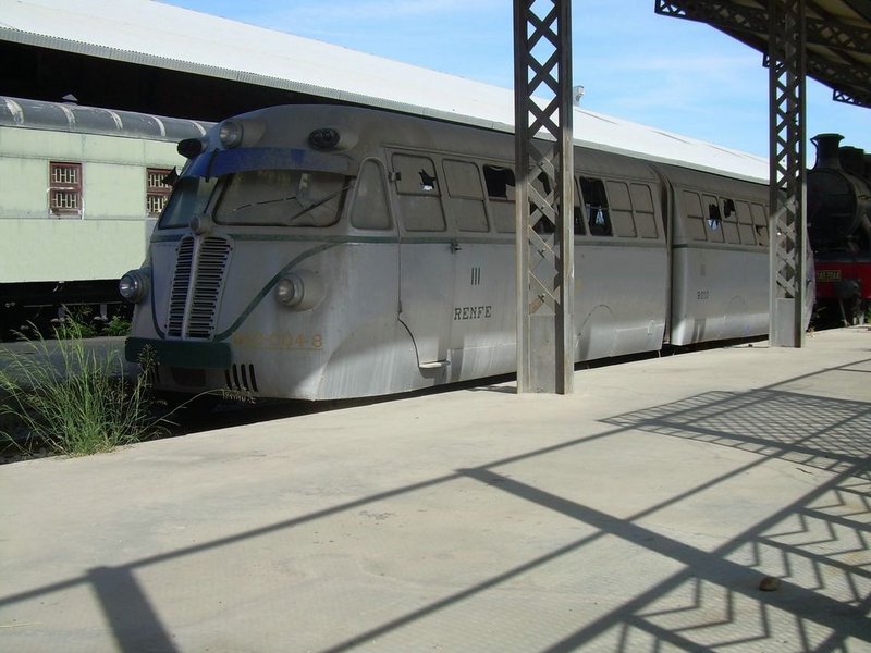 RENFE_590-004-8_Madrid_(101).jpg