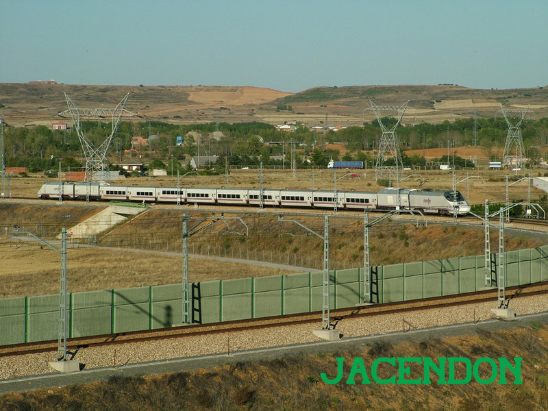 RENFE 730-044 VILLACEDRE, SANTOVENIA DE LA VALDONCINA, LEÓN 06-09-2011 (2).jpg