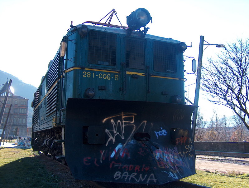281-002-6-JB-02.JPG